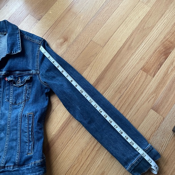 Levi’s Denim Jacket - Picture 7 of 8